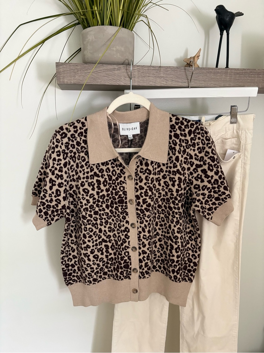 Olive & Oak Beige and Brown Leopard Short-Sleeve Button-Down Cardigan